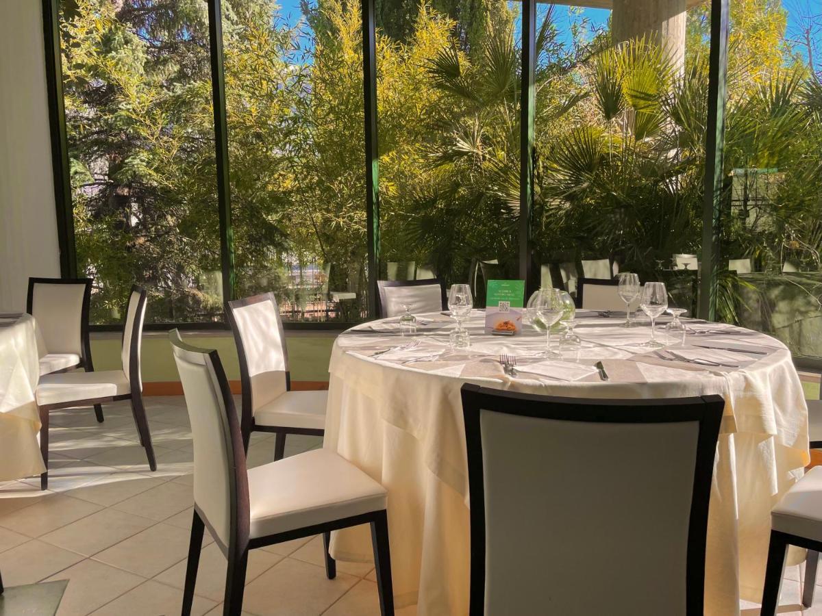 Hotel Santacroce Meeting Σουλμόνα Εξωτερικό φωτογραφία
