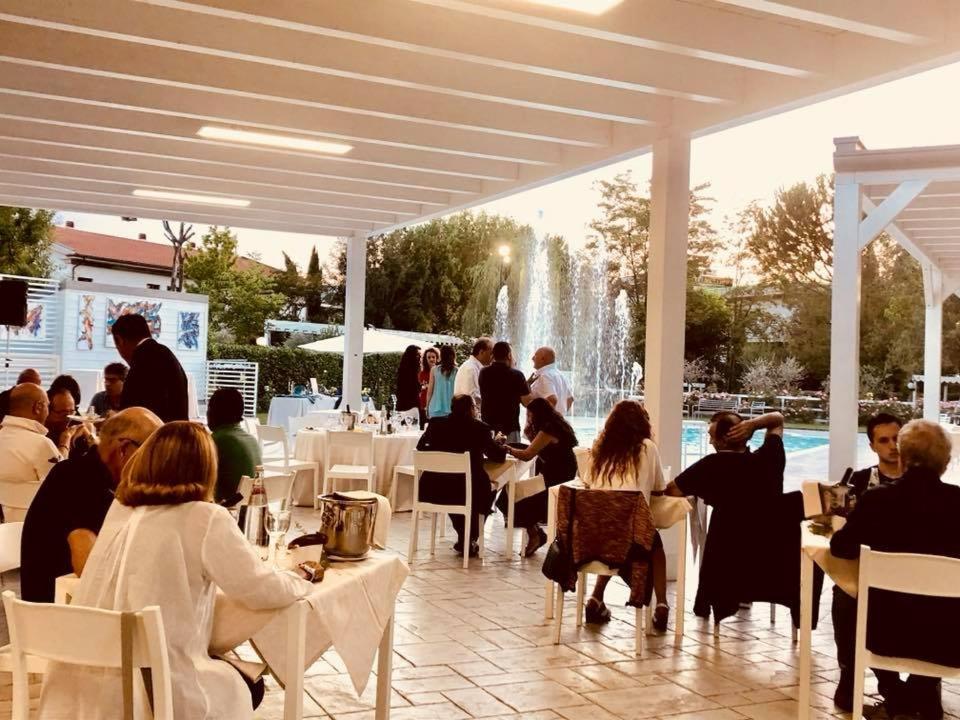 Hotel Santacroce Meeting Σουλμόνα Εξωτερικό φωτογραφία
