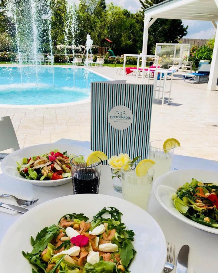 Hotel Santacroce Meeting Σουλμόνα Εξωτερικό φωτογραφία