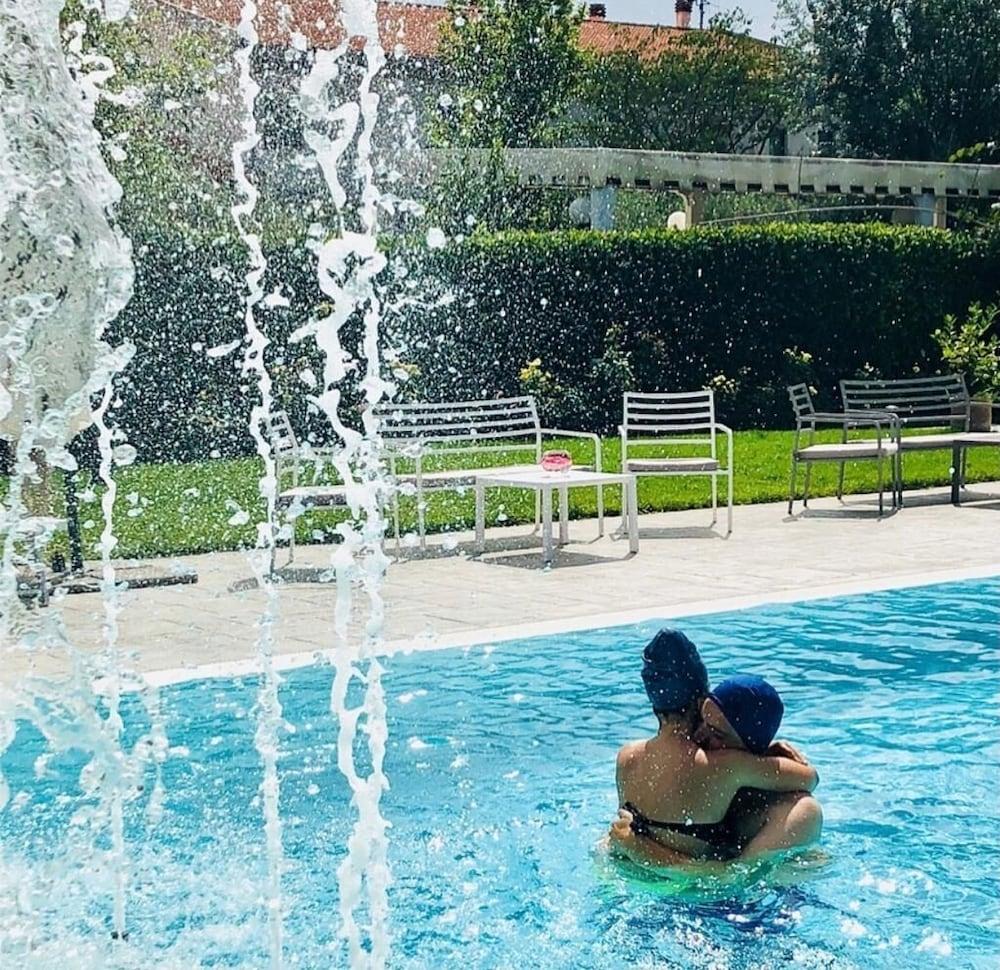 Hotel Santacroce Meeting Σουλμόνα Εξωτερικό φωτογραφία