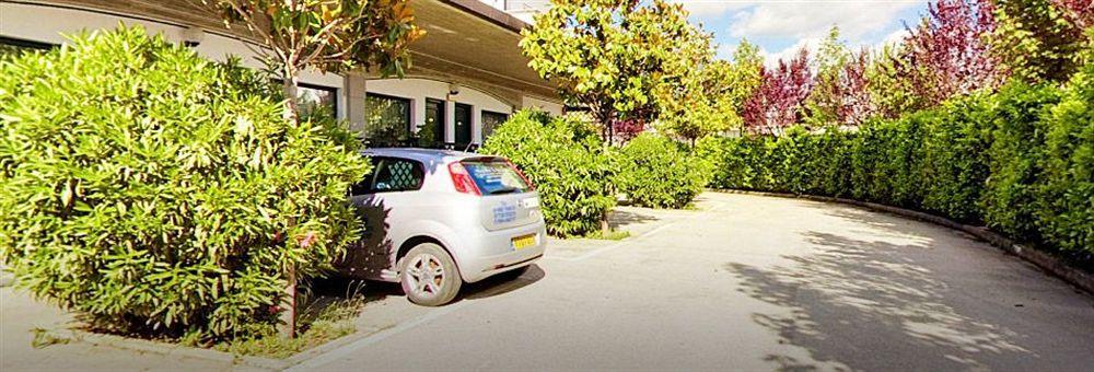 Hotel Santacroce Meeting Σουλμόνα Εξωτερικό φωτογραφία