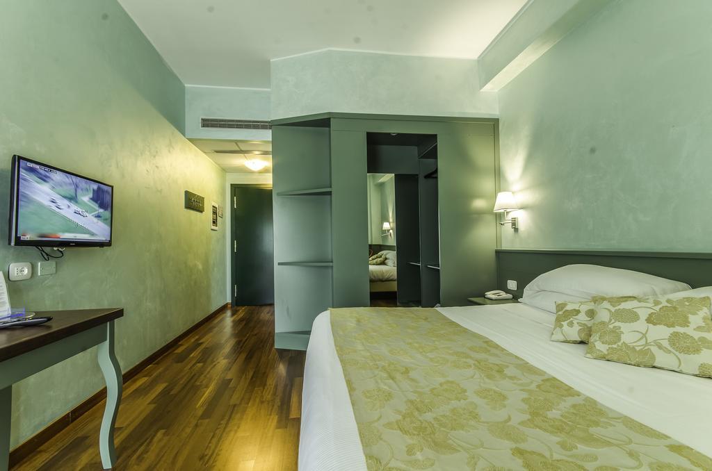 Hotel Santacroce Meeting Σουλμόνα Εξωτερικό φωτογραφία