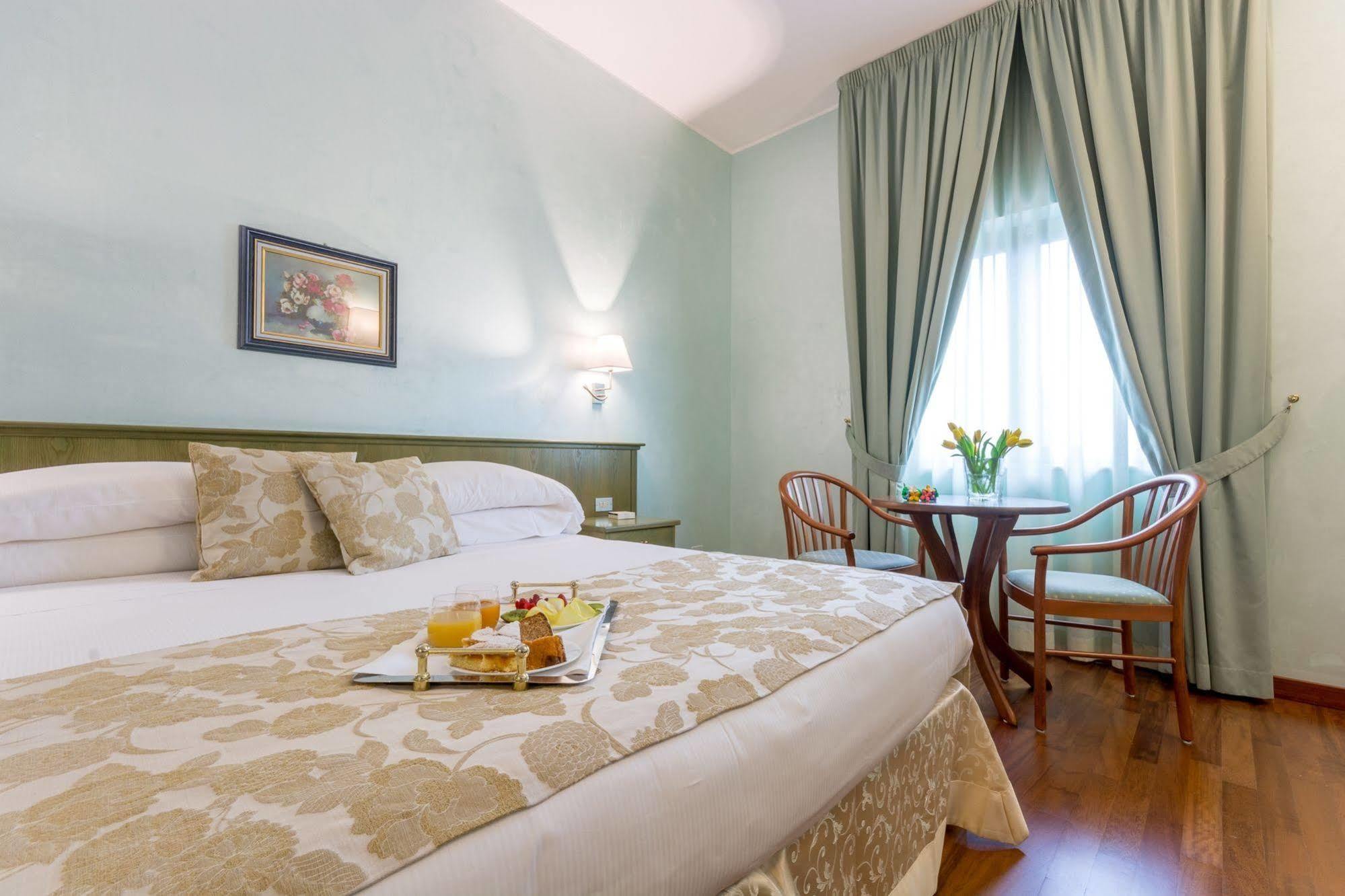 Hotel Santacroce Meeting Σουλμόνα Εξωτερικό φωτογραφία